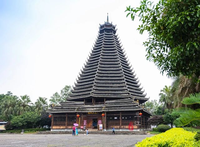 广西唯一的侗族县有一座世界第一鼓楼竟不打地基不用铁钉