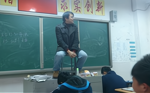 那些年考场上的监考老师让学生瑟瑟发抖网友童年阴影