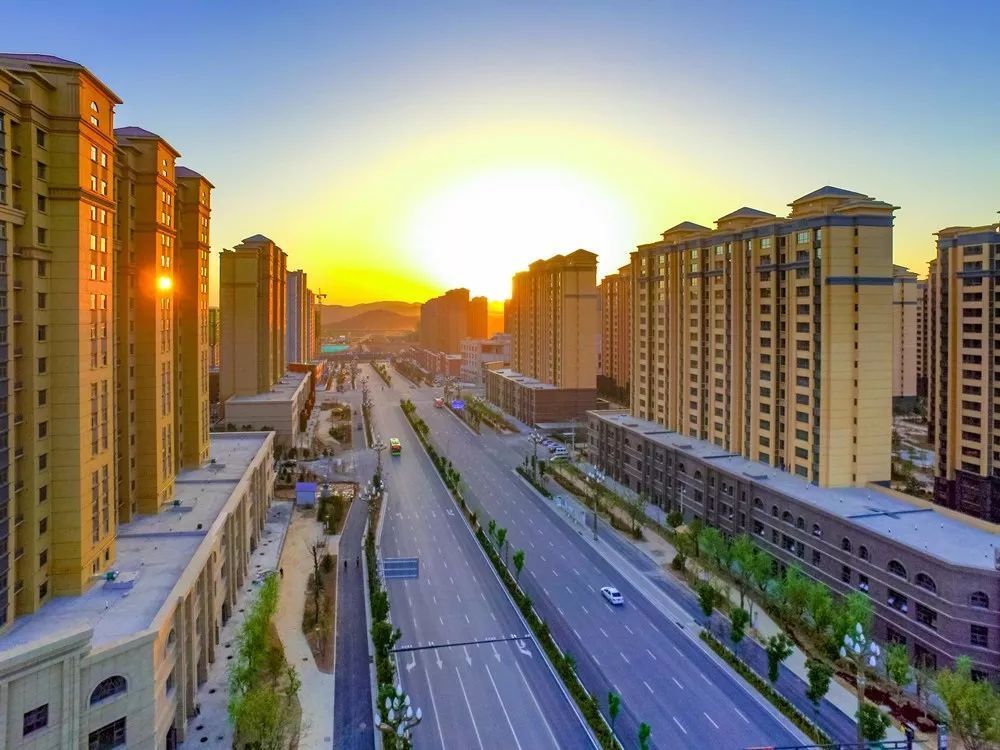 削平33座大山,我国在山顶打造一座现代化城市,延安新区焕发光彩