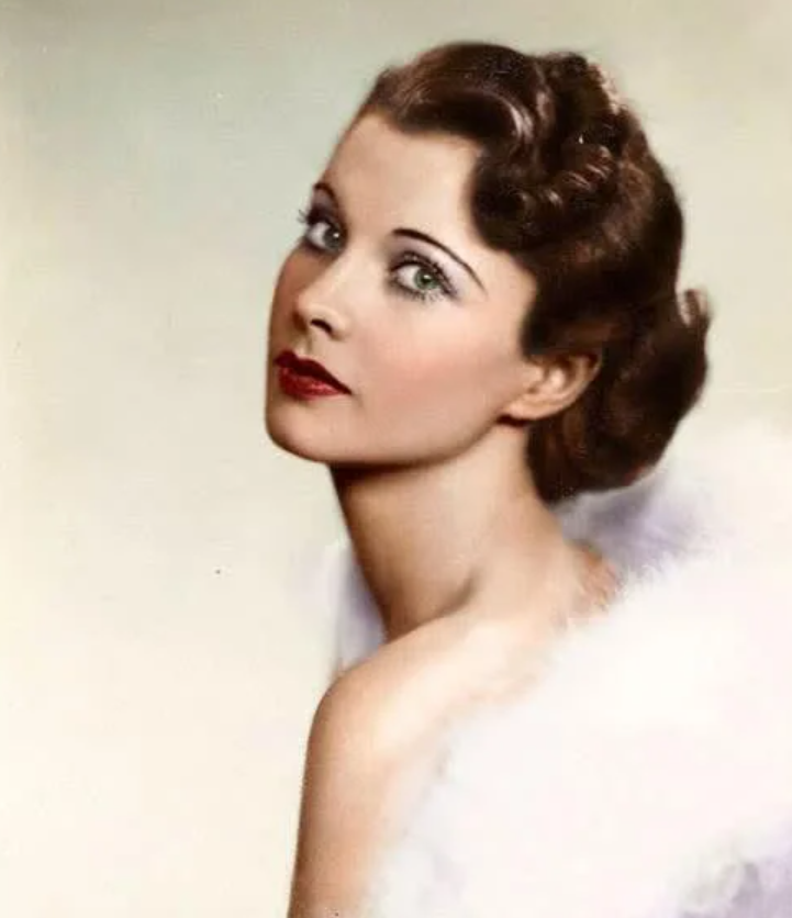 埃及最美公主因生不出儿子被废弃二婚生儿子打脸伊朗末代国王