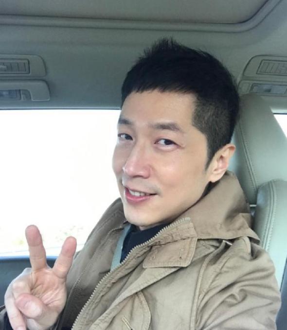 马浚伟靠44次歌唱比赛出道母患癌去世抑郁8年豪掷百万读北大