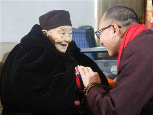 富家小姐剃度出家85岁成为肉身菩萨为何女性特征全部消失