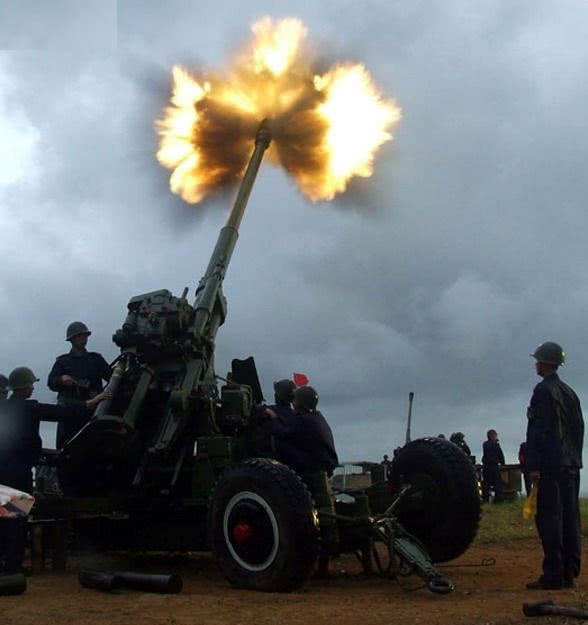 自卫反击战中,中越两军炮兵的力量对比和战术运用