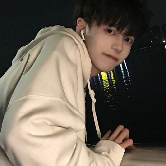 没人不喜欢帅哥吧冷淡风优质帅气头像