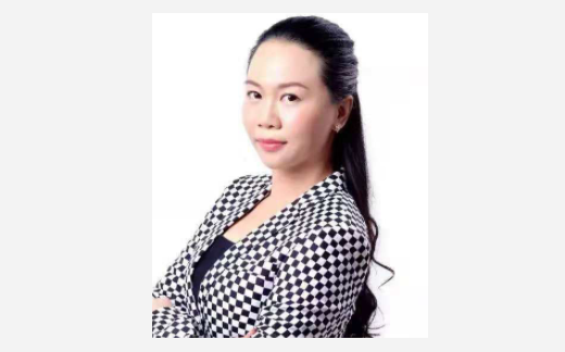 并邀请外国语学院苏慧讲师给老师们培训.教务培训会