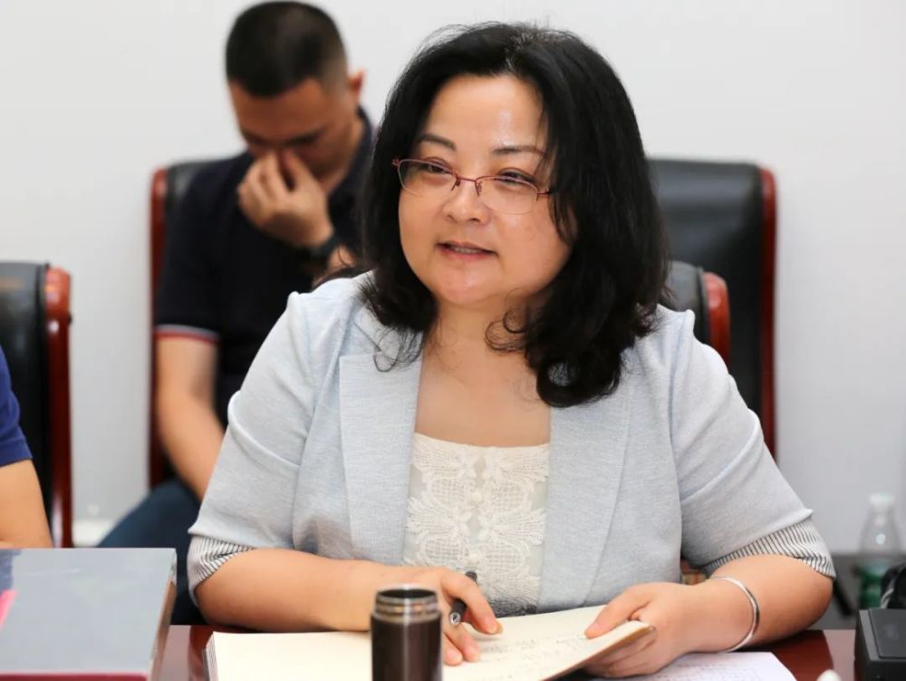 四川省文物考古研究院《四川文物》编辑部主任王彦玉在座谈会上发言