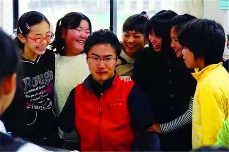 天生没有双手和双脚 却出轨长达15年 染指50名女性 他是如何做到的 腾讯新闻