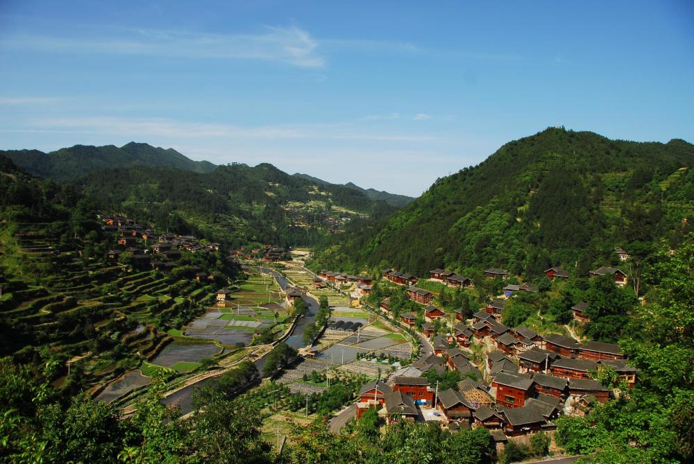 一汽奔腾b70探店试驾西江镇之旅