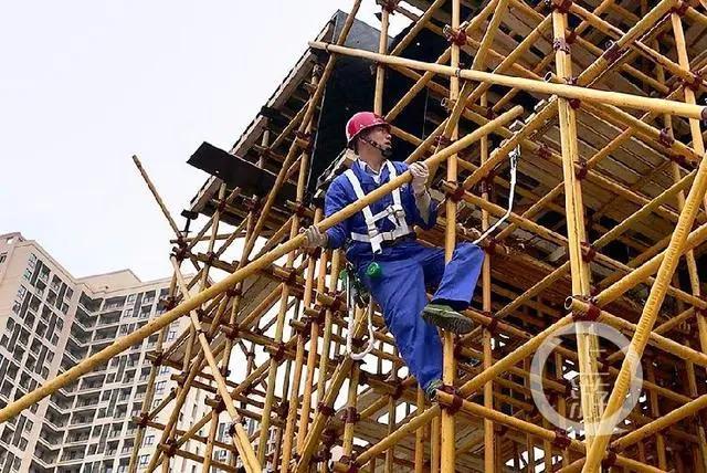 走在學雷鋒路上的架子工自創腳手架拆搭技術