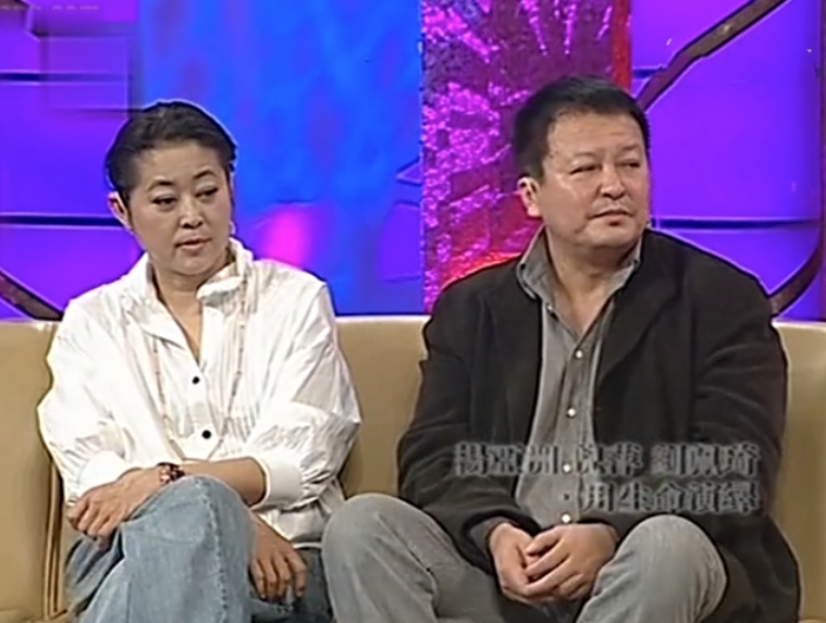 倪萍65岁三婚老公近照曝光打扮文艺面容沧桑结婚16年越长越像