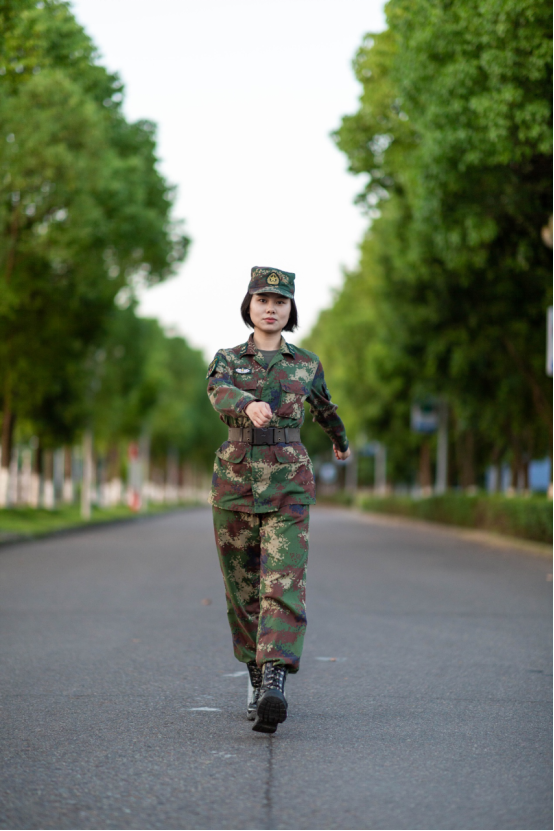 2021年下半年女兵应征报名即将开始我们在发射架下等你