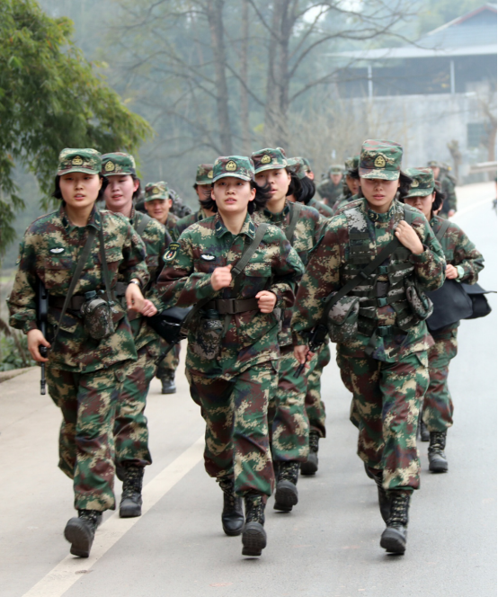 当小姐姐成为女兵会碰撞出怎样的火花?当青春遇见迷彩(https://www.