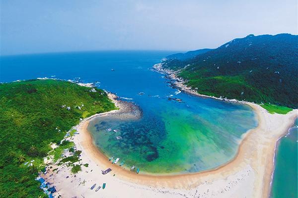 去海南万宁旅游远离人潮拥挤享受真正的度假生活