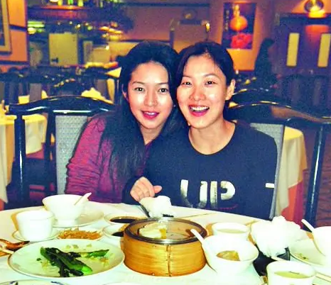 伏明霞女儿18岁生日梁锦松赠送8千万豪宅豪门的快乐好简单