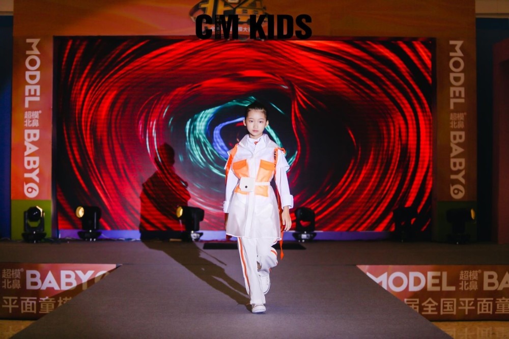 活动现场据介绍,model baby超模北鼻平面童模大赛,每届面向全国选拔万
