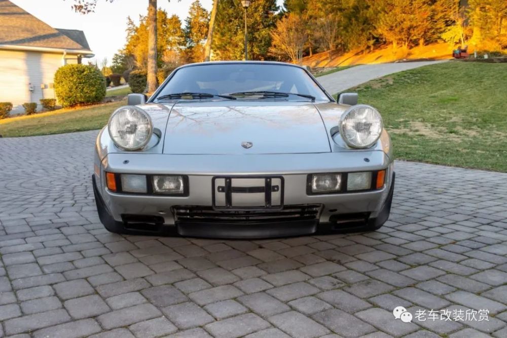 会眨眼睛的保时捷928