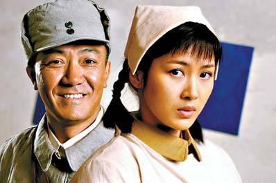 她是李云龙妻子,嫁入豪门后背1.4亿巨债,却没成为第二个刘涛