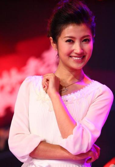 北京一姐春妮因和郭德纲传出绯闻惨遭家暴今42岁过得怎样
