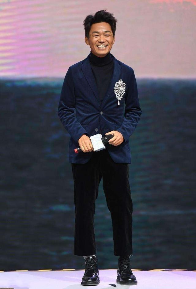 盘点娱乐圈5位矮个子明星曾志伟1米6他不到1米5