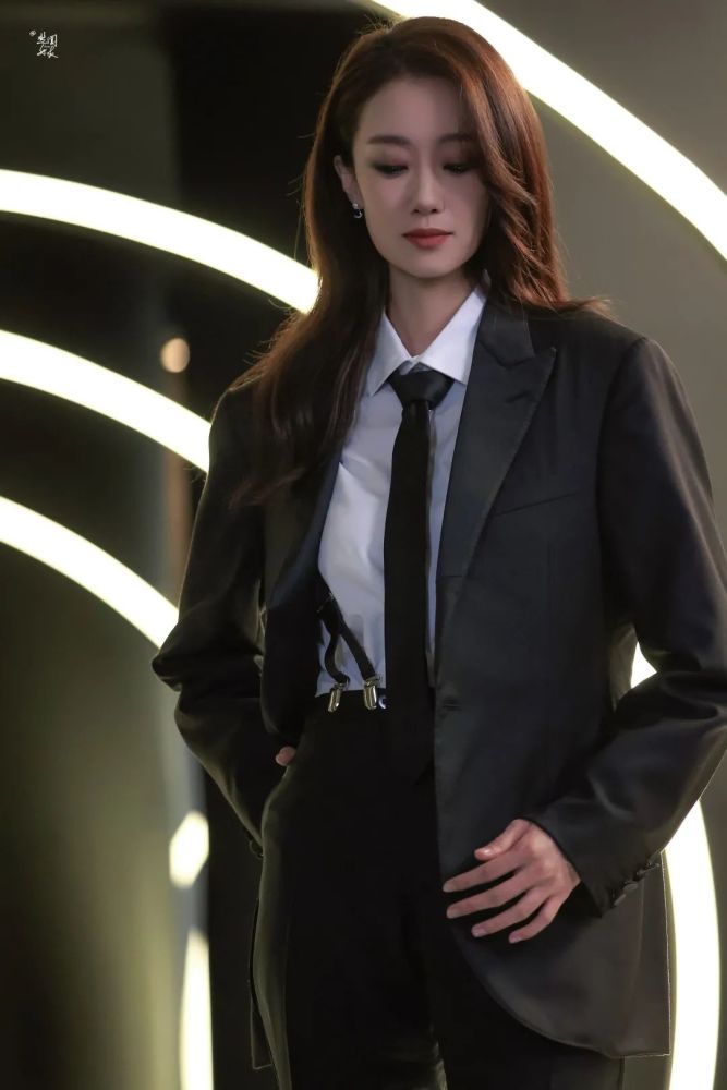今日壁纸嘉人女性影响力之夜壁纸
