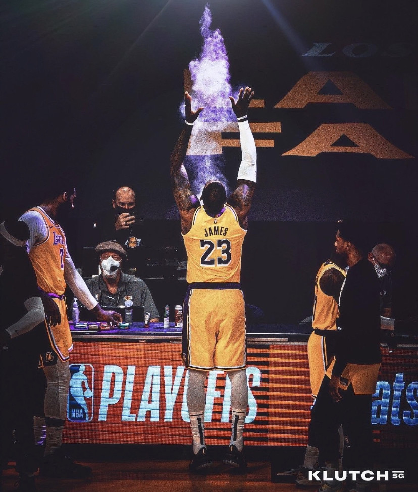 属于詹姆斯的落寞湖人遭淘汰詹姆斯没有拥抱径直走回更衣室