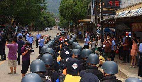 青龙帮帮主,称霸十几年仅判刑20年,副帮主却是死刑|六盘水|黑社会