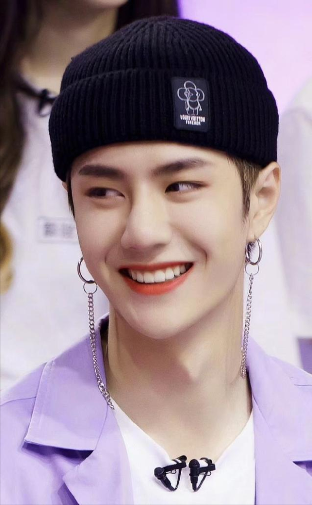 人体的好看与否,都是有迹可循的,你知道笑线吗?