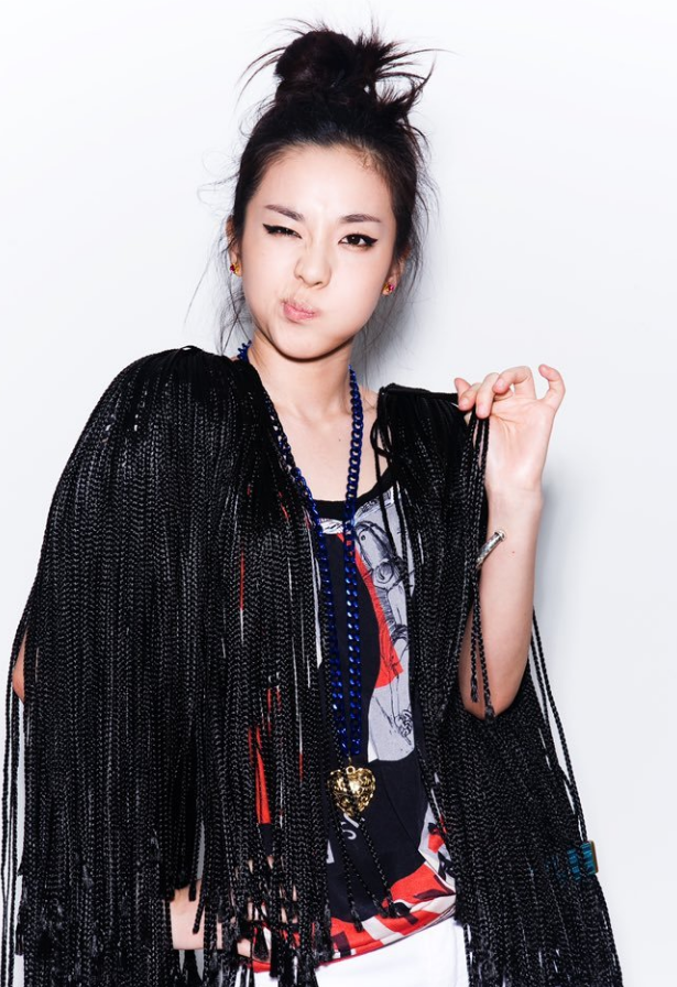 难怪她能成权志龙的绯闻女友当dara穿短裙后美得无人能比