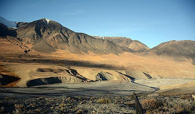 苏联人留下的生态悲剧铁打的大坝50年被榨干的咸海