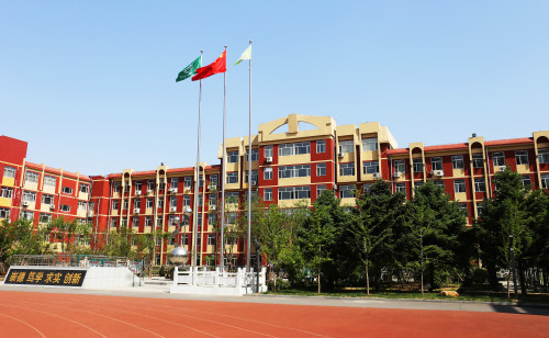 沈阳市第二十七中学创建于1953年.