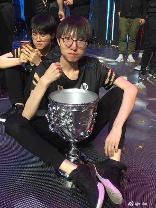 lol:麻辣香锅自爆戒网所经历,会对他造成人生阴影吗?_腾讯新闻