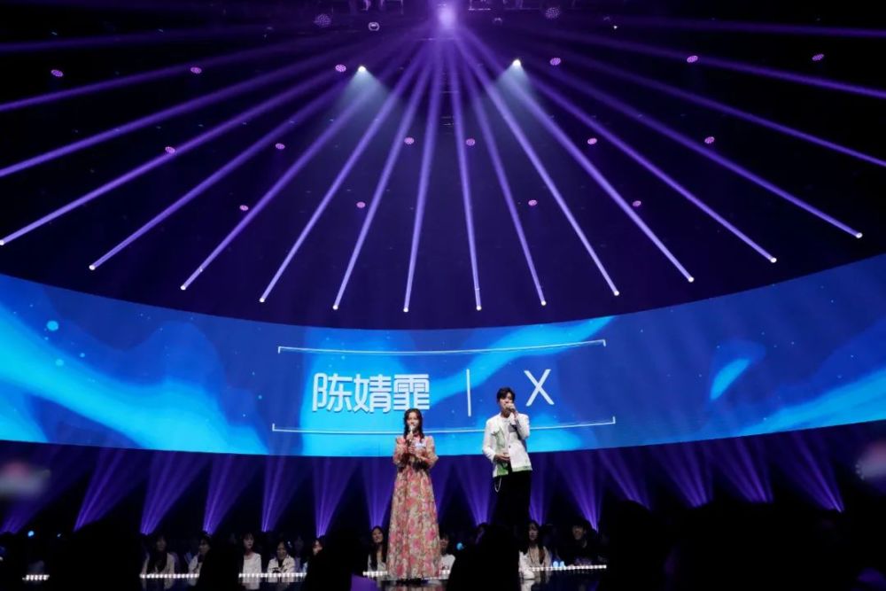 宝藏歌手再度合体金池裘德姐弟在线蹦迪锤娜丽莎曹杨热舞嗨翻全场