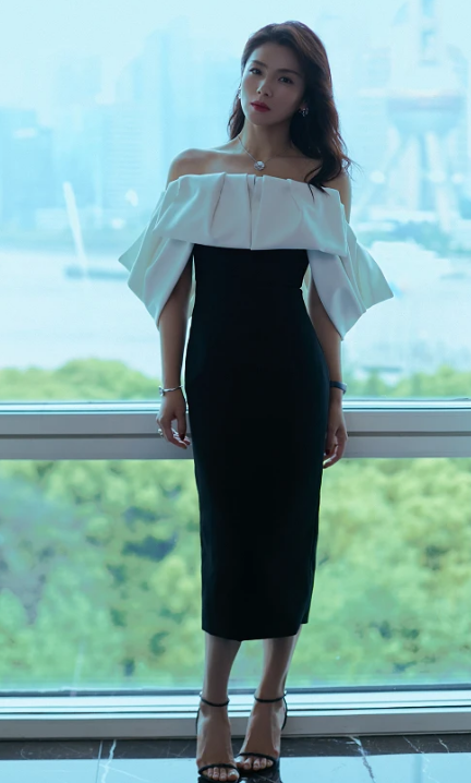 刘涛才是真贵妇,身穿赫本风露肩裙展优雅,戴百万珠宝显贵气