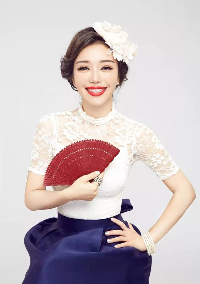 知名主持人维妮娜真正为选手着想不愧是央视当家花旦