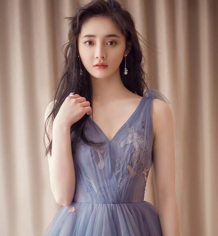 另外,包括夏梦,梁颂晴等都是新人,无论从演技还是