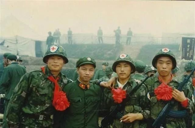 我军战争史上第一次现场直播的惨烈战斗老山蓝剑b行动英雄的身影