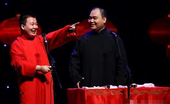 不过侯震可比说的还要厉害,因为侯震还能主持,能带孩子,能给郭德纲当