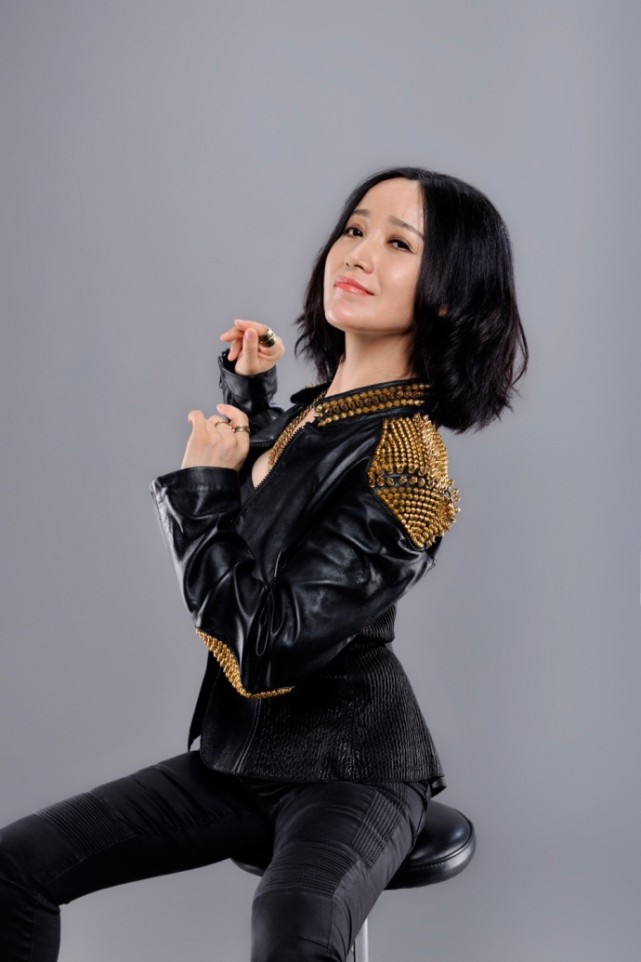 多次上春晚的她,怀上恩师的孩子被要求打掉,如今依然单身一人|斯琴格