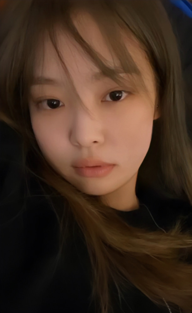 jennie丨自拍照壁纸.真可爱