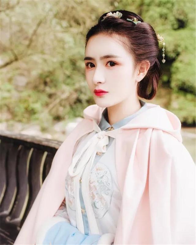 三本重生文:《重生之娇宠小王妃》天然呆小团子×实力苏宠大佬