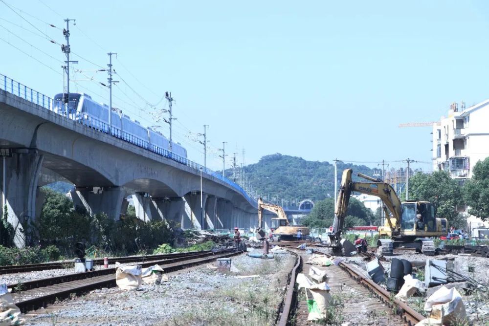 溫州站目前在溫州軌道交通近期規劃建設中承接了s1,s3,m1線的換乘站