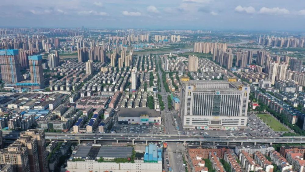 长沙总人口_最新统计公报发布!2022年长沙常住总人口达1042.06万人新增18.13...(2)