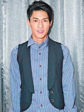 落魄谭咏麟义子关楚耀内地大排档唱歌遭嘲笑网友捞不到钱