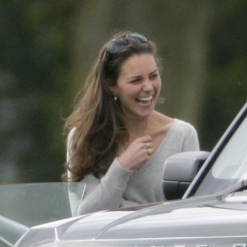 从平平无奇少女到气质王妃!45张照片回顾凯特王妃美貌变化史