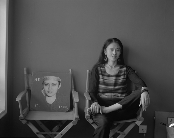 他拍杨丽萍,拍易知难,拍周迅,许晴,巩俐等,能拍出女性本身很细腻柔软