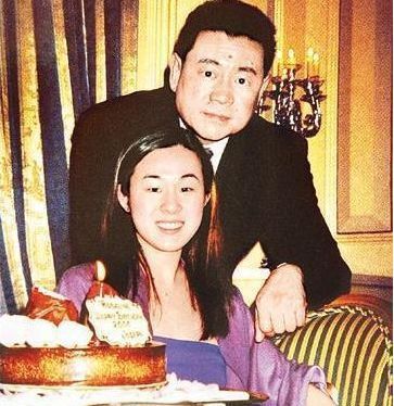 高尔夫球手刘銮雄的情史抛弃原配痴迷李嘉欣留情蔡少芬