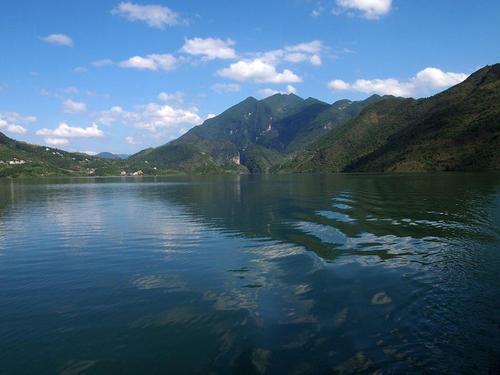 清水湖旅游度假区01汉寿县,隶属于湖南省常德市,位于湖南省西北部,地