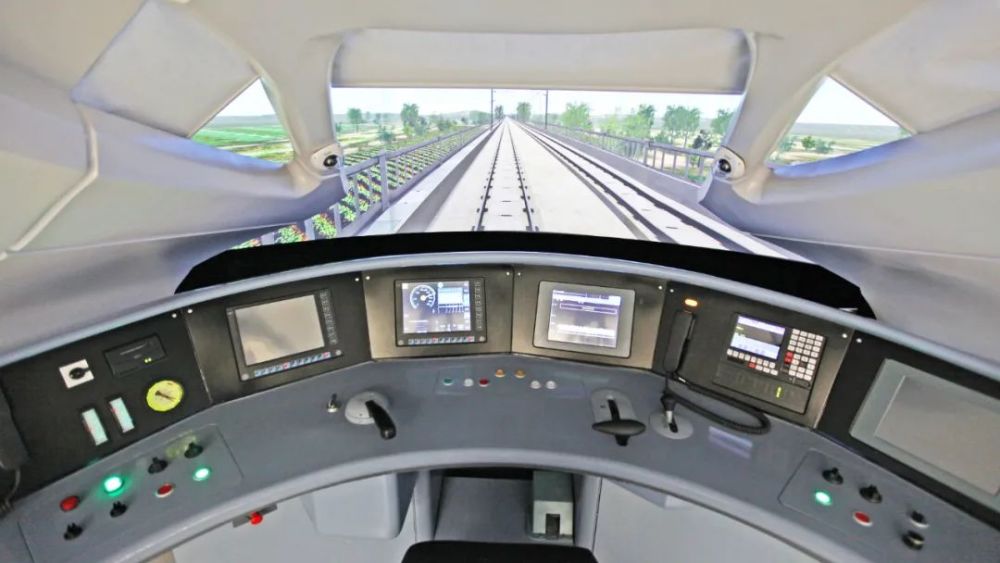 中国高铁全自动运行模拟驾驶舱 信物讲述人中国通号党委书记,董事长