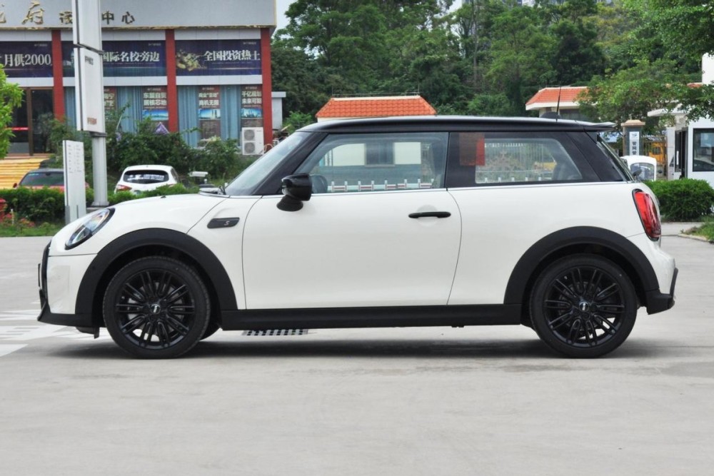 预算 30万 女生买车可看这两款 精致又有档次 安全性还很高 全网搜