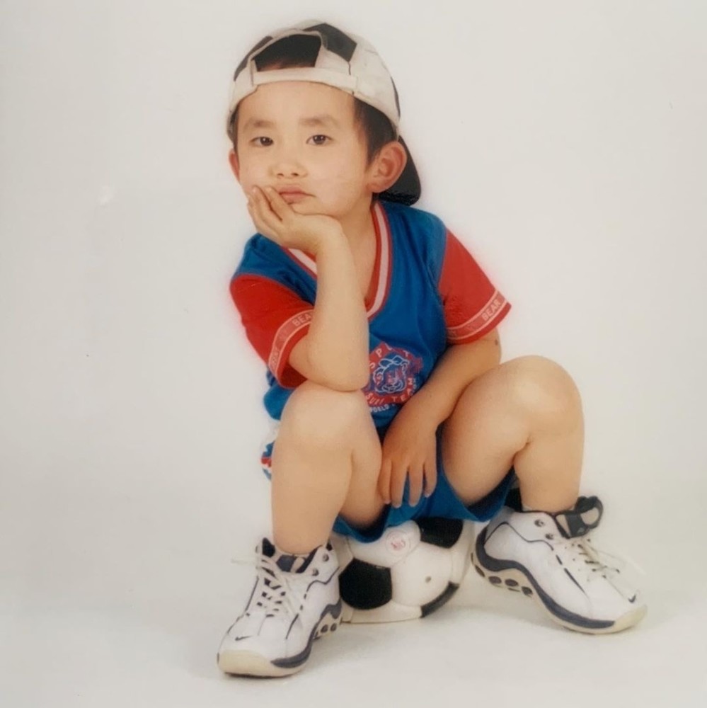 易烊千玺童年照小时候也太可爱了